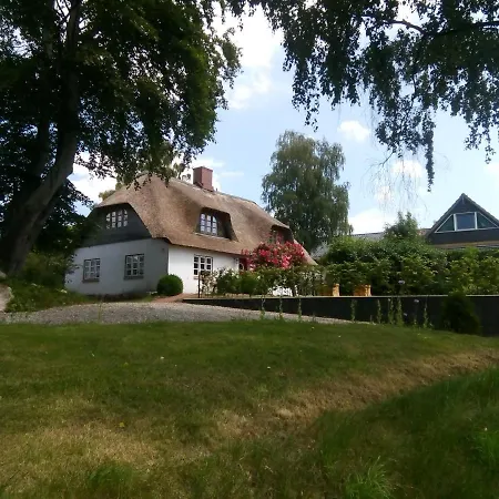 Kapitaenshaus 度假居 *